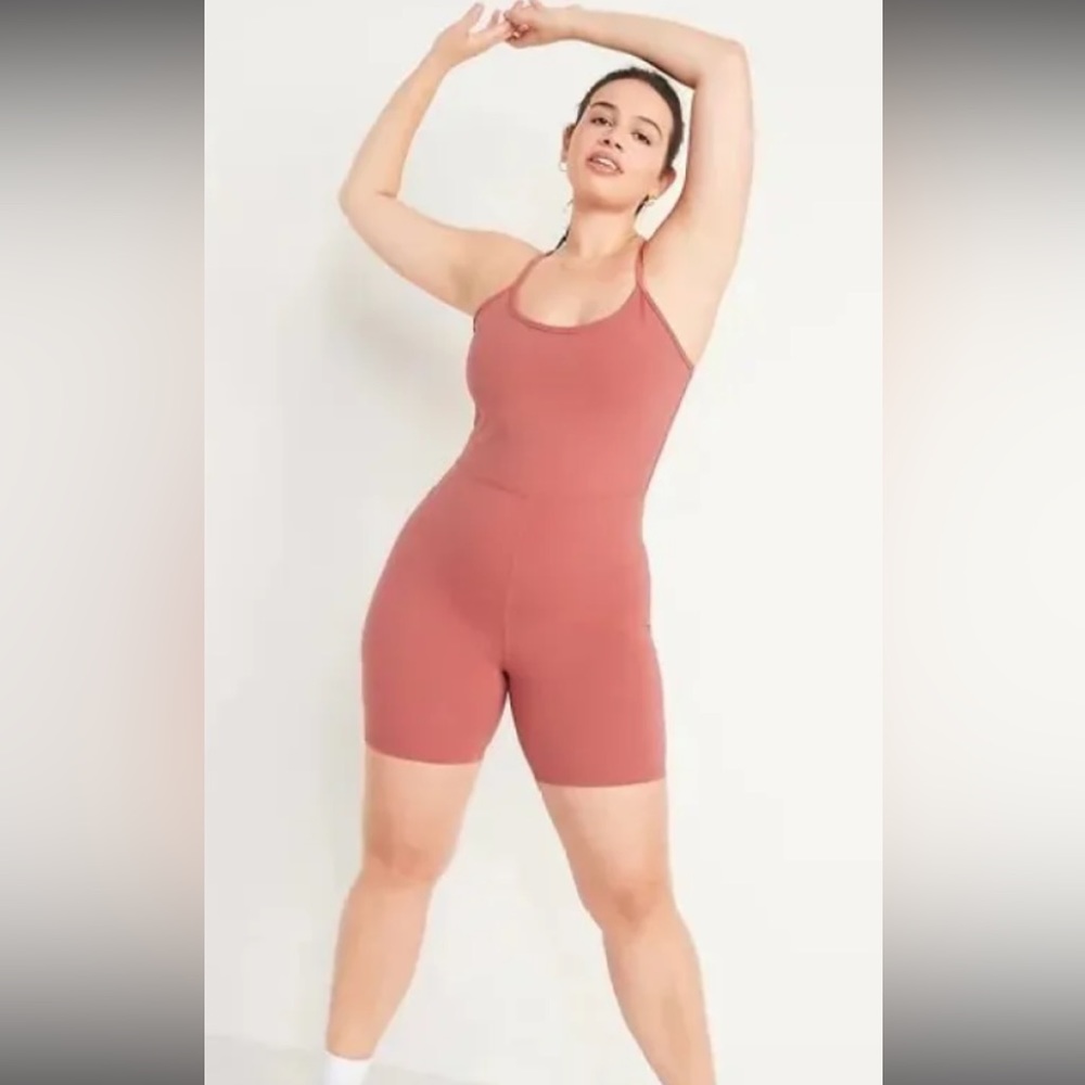 4/60$ Old Nay - NWT Dusty Rose Body Suit
